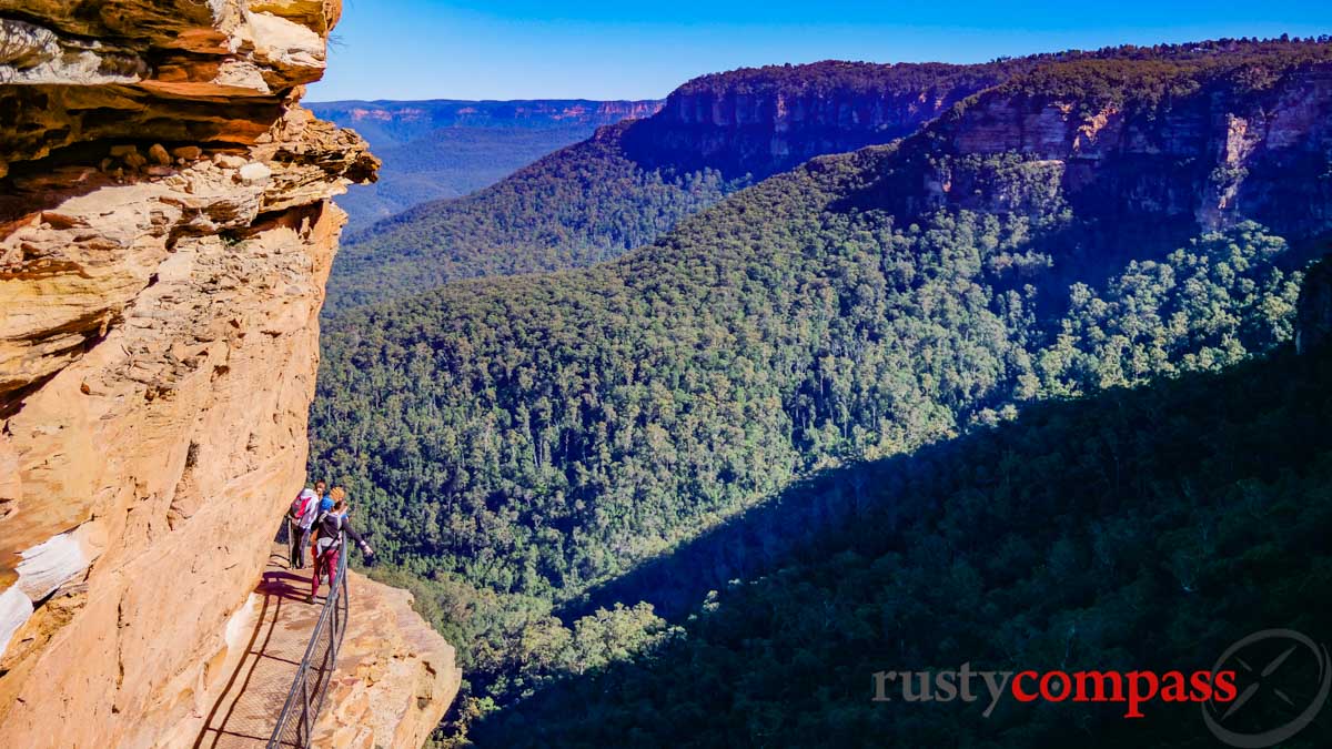 Dramatic walkways with views - Wentworth Falls, Blue Mountains